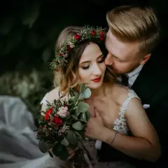 Fotograf czy kamerzysta na wesele? Jak wybrać pamiątkę marzeń?