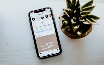 Jak zrobić tło do zdjęcia na Instagramie? Poradnik DIY i pro app!