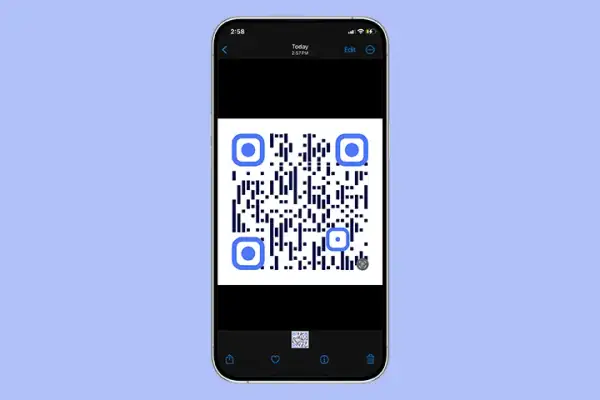 Skanowanie kodów QR: Prosty poradnik (Android, iPhone) i bezpieczeństwo
